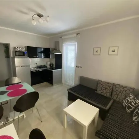 Jerine 3 Appartement Tribalj